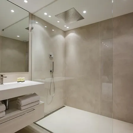 Mohom - Berges Du Rhone Apartment