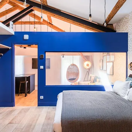 Mohom - Berges Du Rhone Apartment