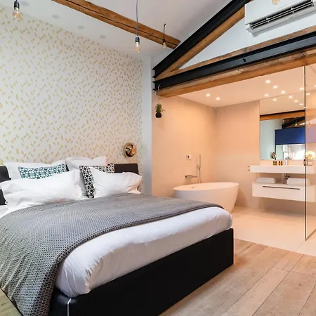 Mohom - Berges Du Rhone Apartment