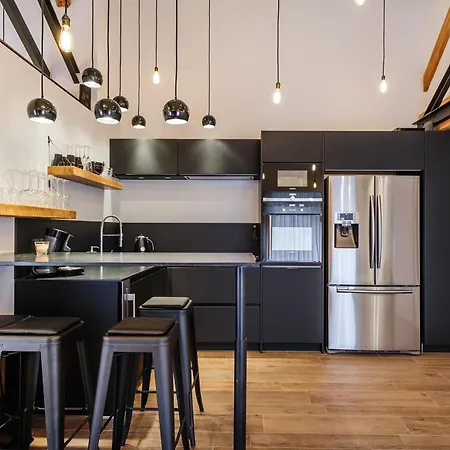 Mohom - Berges Du Rhone Apartment