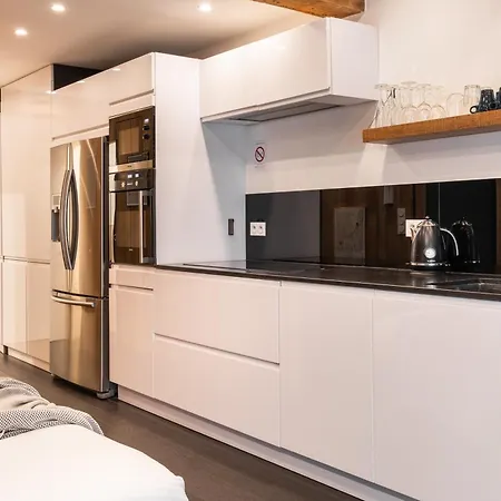 Mohom - Berges Du Rhone Apartment